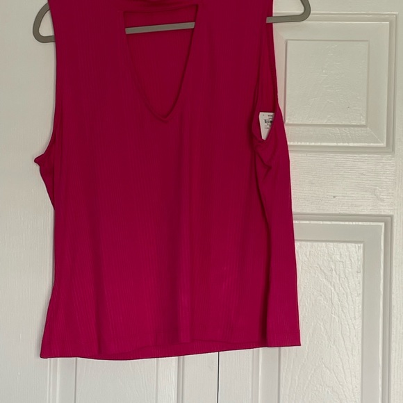 Intempo Cut Out Mock Neck Tank. Dark Pink. Size 1X. NWT - Picture 2 of 4